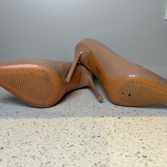 New Nude Pointed Toe Heels - Picture 2 of 5